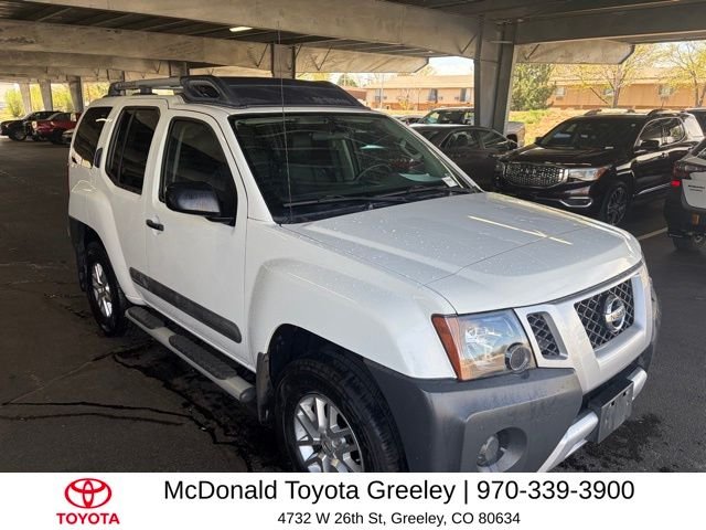 Used 2015 White Nissan S image 10