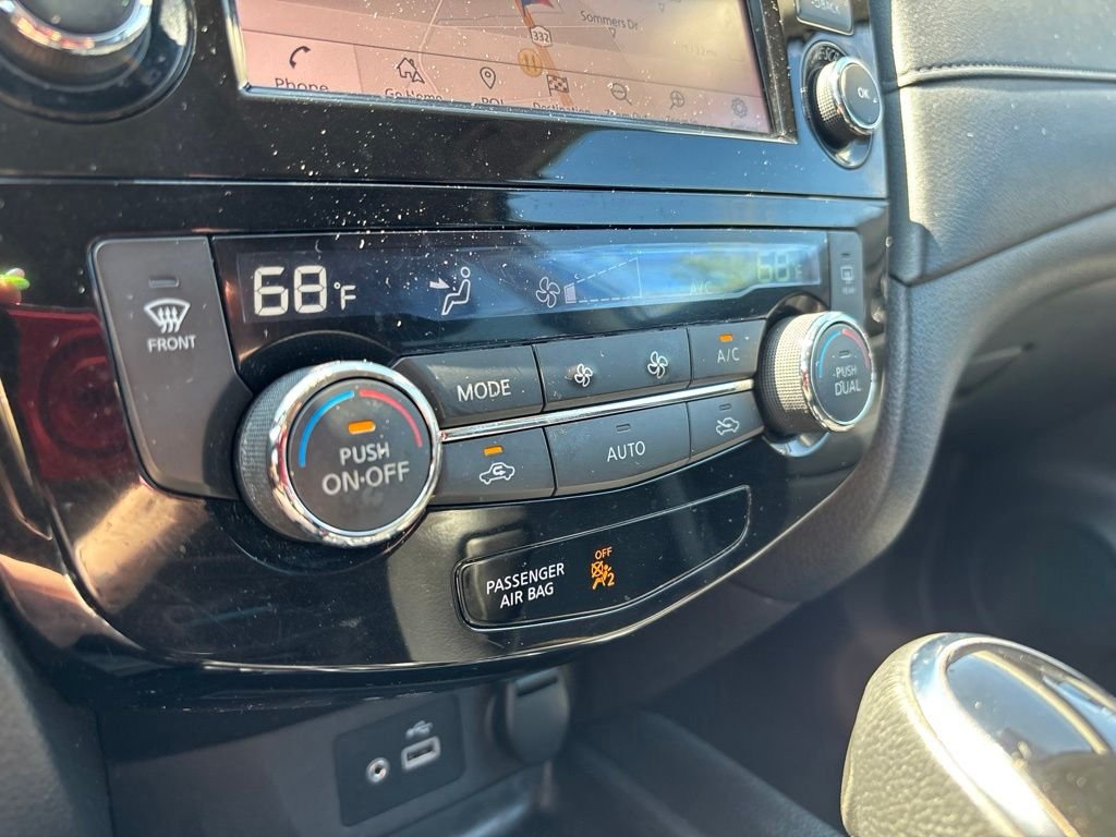 Used 2018 White Nissan SV image 33