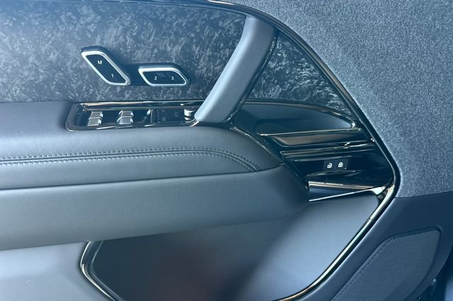 New 2026 Varesine Blue Land Rover Dynamic SE image 10