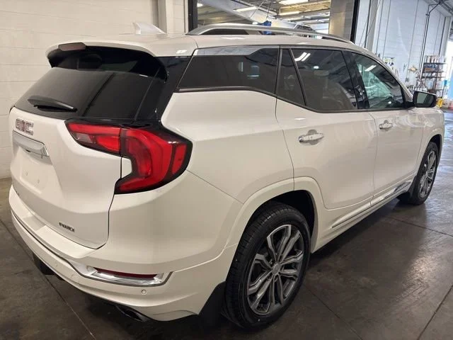 Used 2020 WHITE FROST TRICOAT GMC Denali image 4