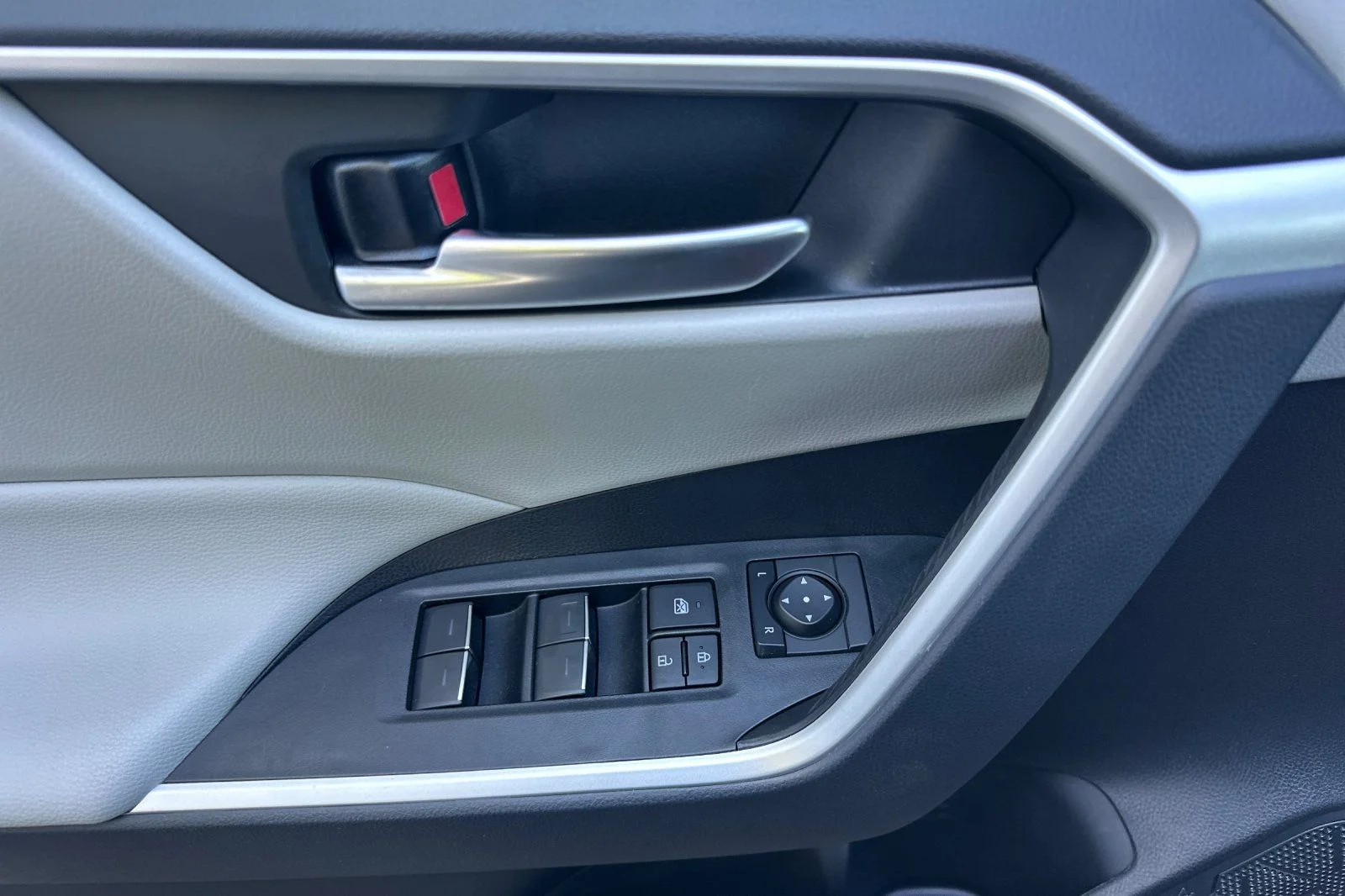 Certified Used 2025 Red Toyota XLE image 19