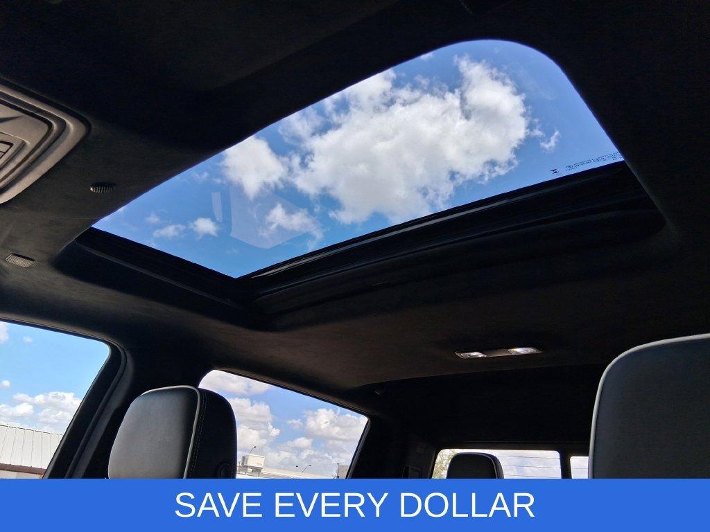Used 2025 White GMC AT4X image 25