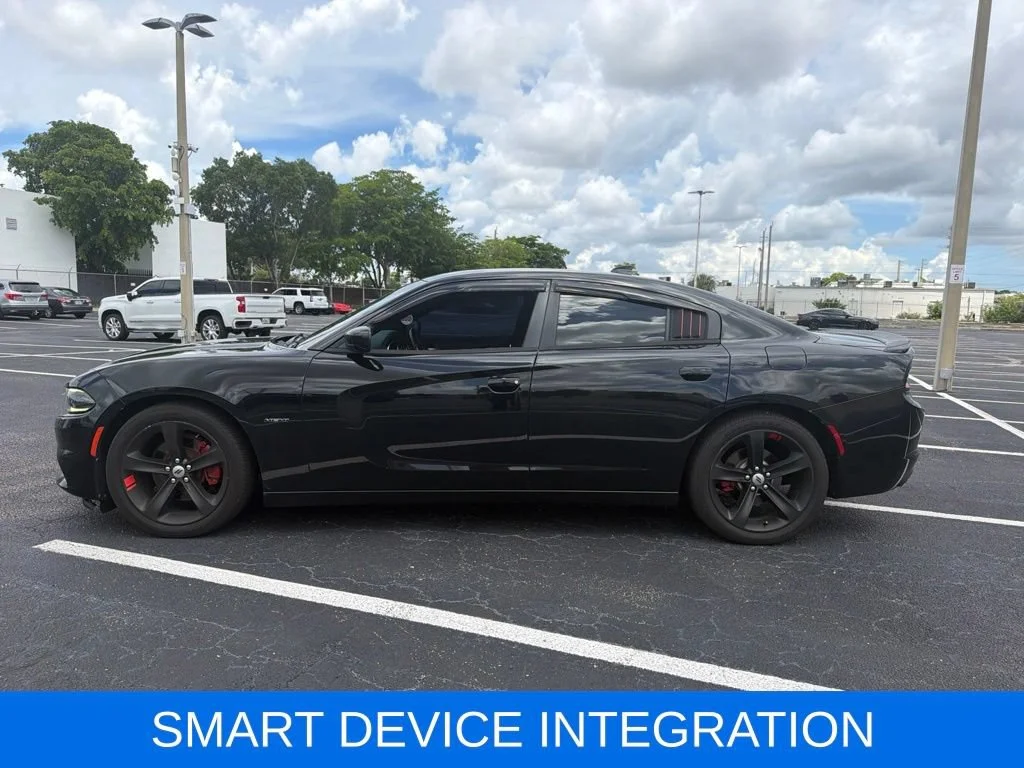 Used 2018 Black Dodge R/T RWD image 4