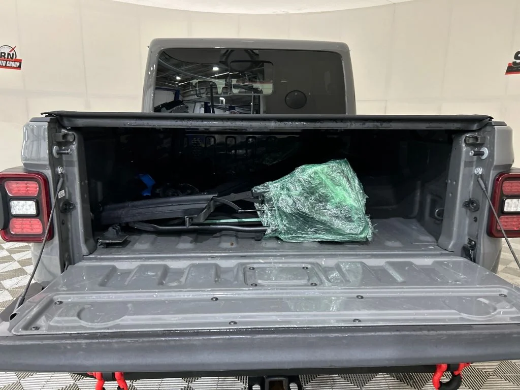 Used 2021 Gray Jeep Mojave image 5