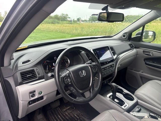 Used 2016 Silver Honda EX-L image 10
