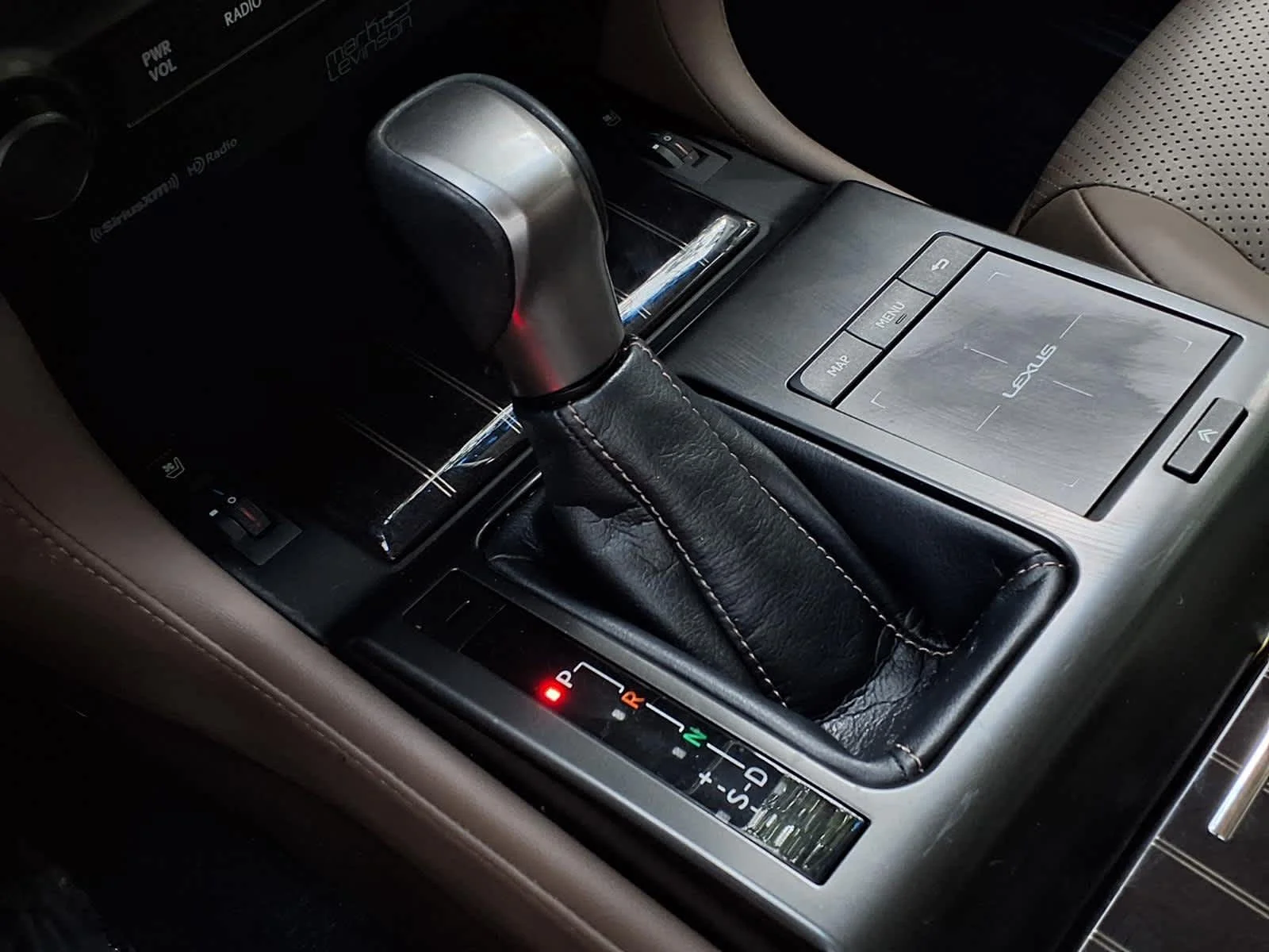 Used 2023  Lexus GX 460 Luxury image 21