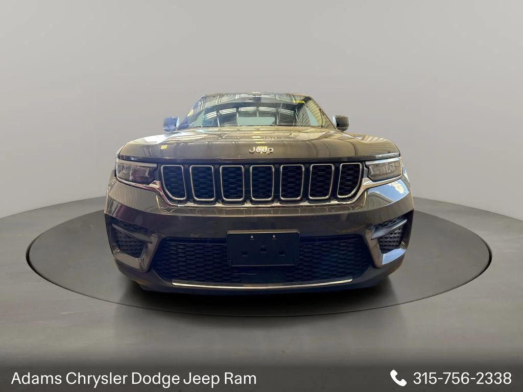 Used 2023 Gray Jeep Laredo image 2