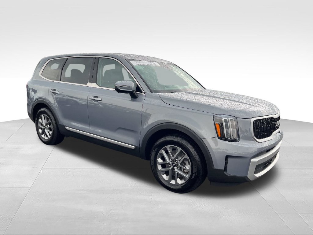 Used 2023 Silver Kia LX image 7