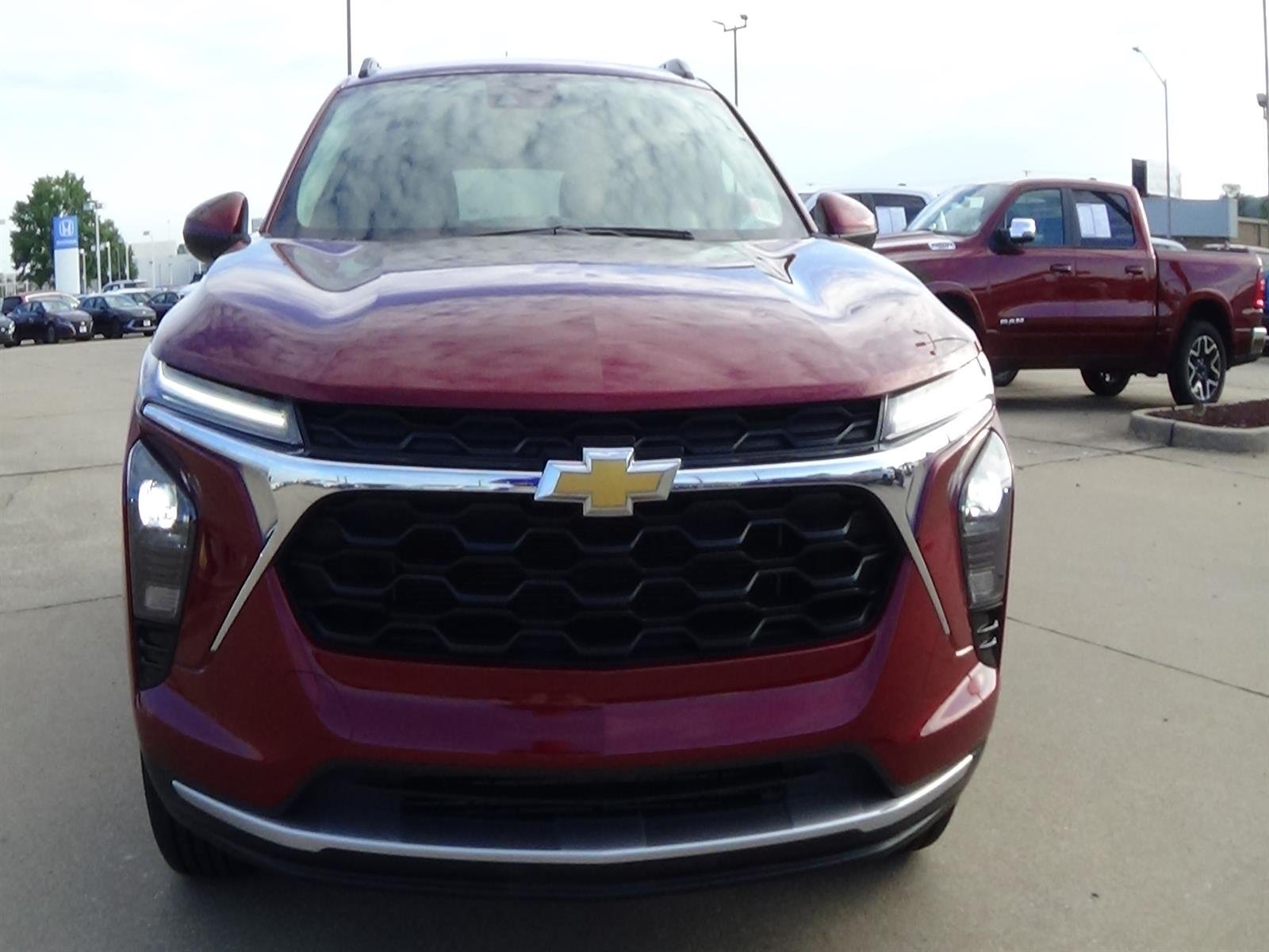 Used 2025 Crimson Metallic (gfm) Chevrolet LT image 3