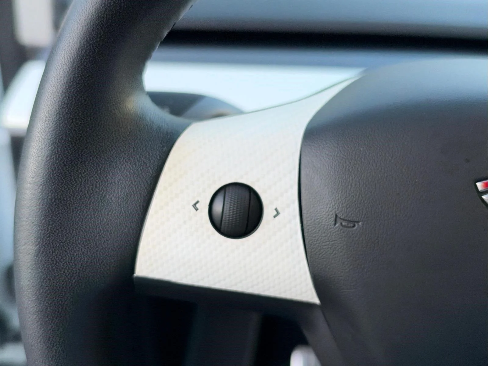 Used 2020  Tesla Long Range image 29