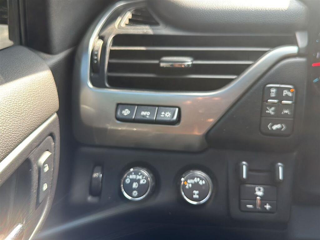 Used 2019 Black Chevrolet Premier image 16