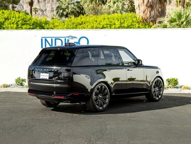 New 2026 Santorini Black Land Rover SE image 6