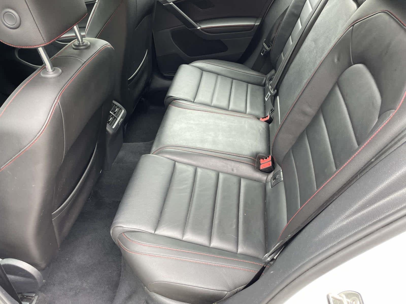 Used 2017 Pure White Volkswagen Autobahn image 22