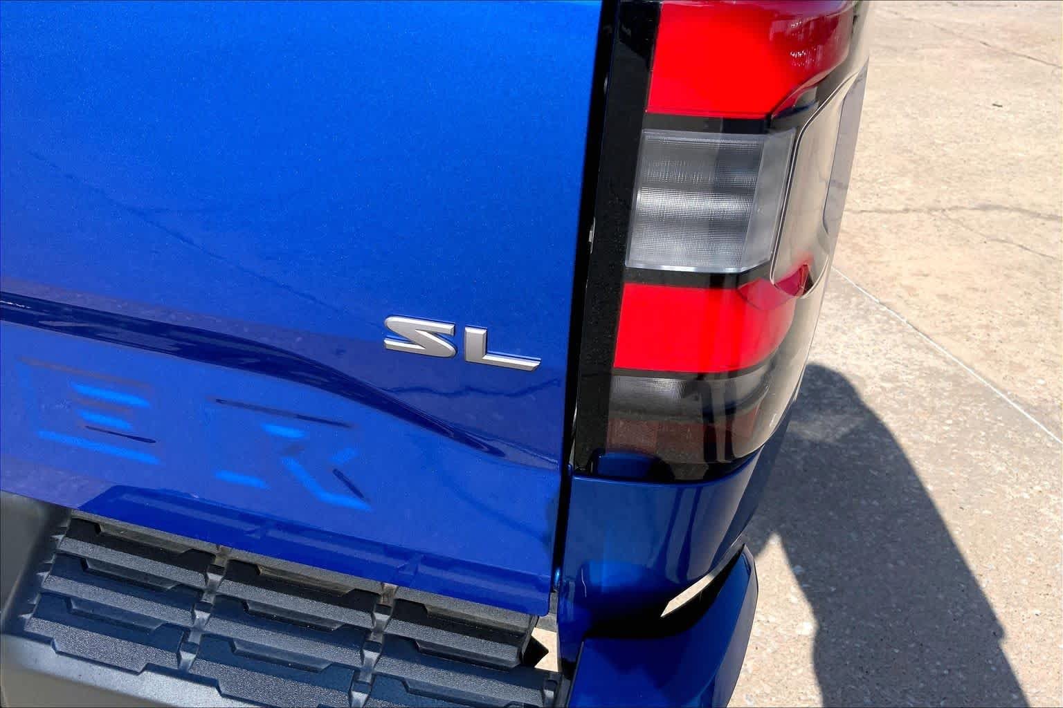 Used 2024 BLUE Nissan SL image 29