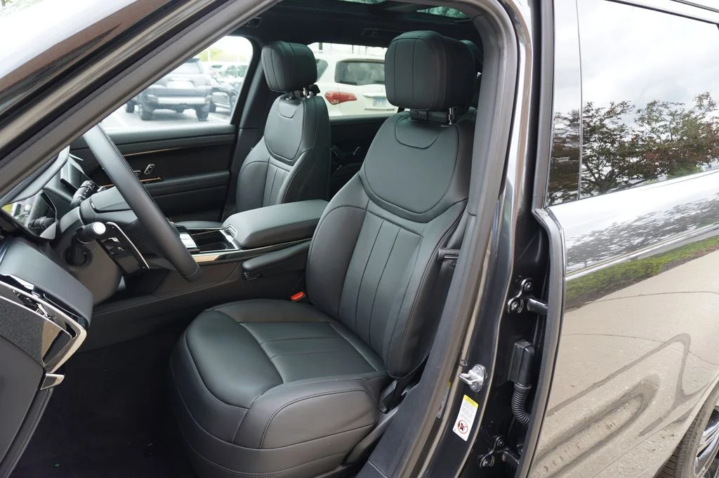 New 2026 Carpathian Grey Land Rover Dynamic SE image 14