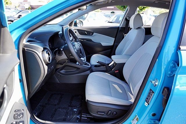 Used 2023 Green Hyundai SEL image 13