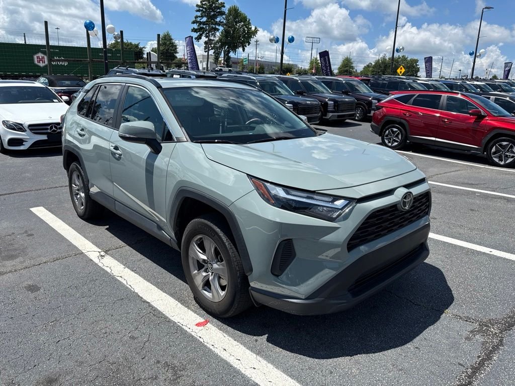 Used 2022  Toyota XLE image 1