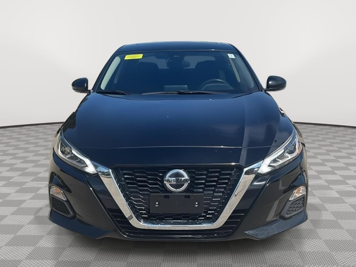 Used 2022 Super Black Nissan 2.5 SV image 2