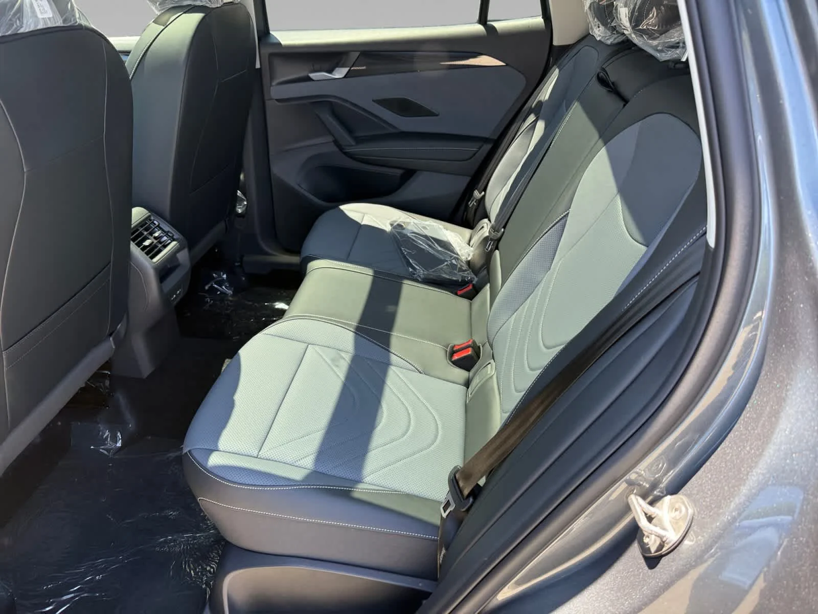 New 2026 Platinum Gray Metallic Volkswagen SE image 22
