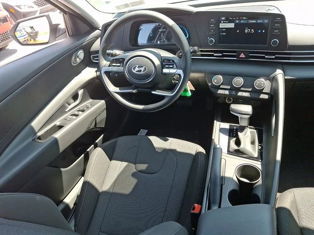 New 2026 White Hyundai SE image 9