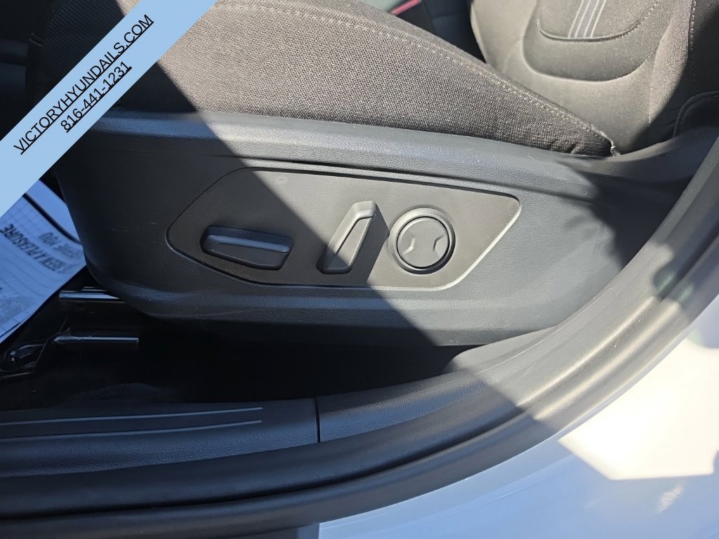 Used 2026 White Hyundai SEL image 13