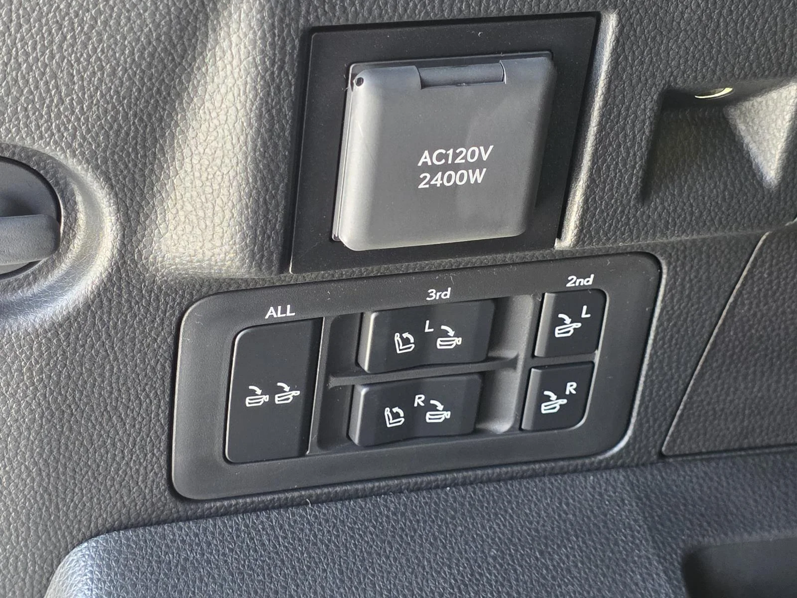 2026 Lexus LX 700h Luxury - Photo 13