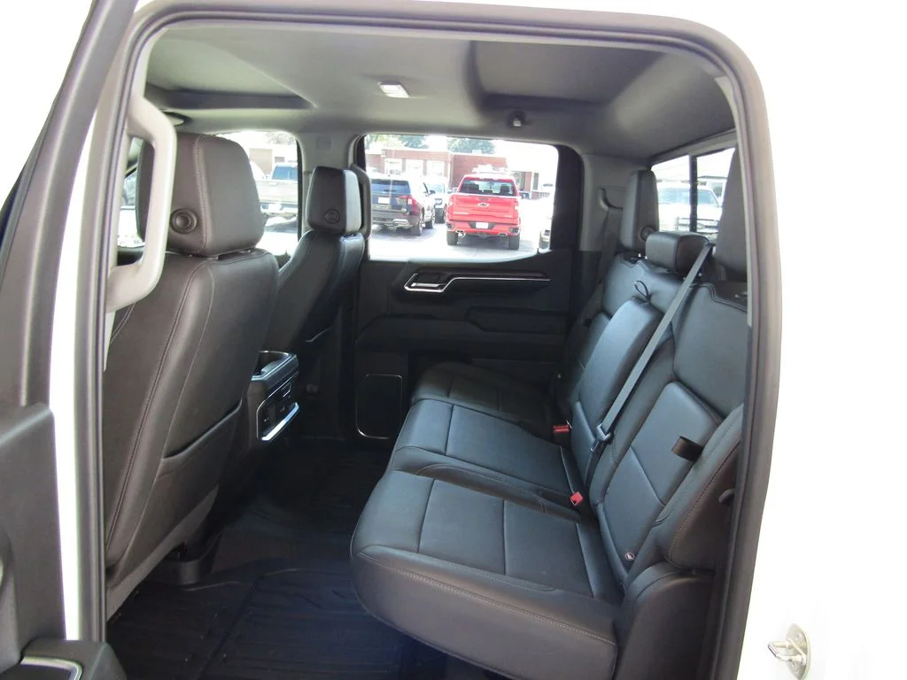 Used 2024 White GMC SLT image 39
