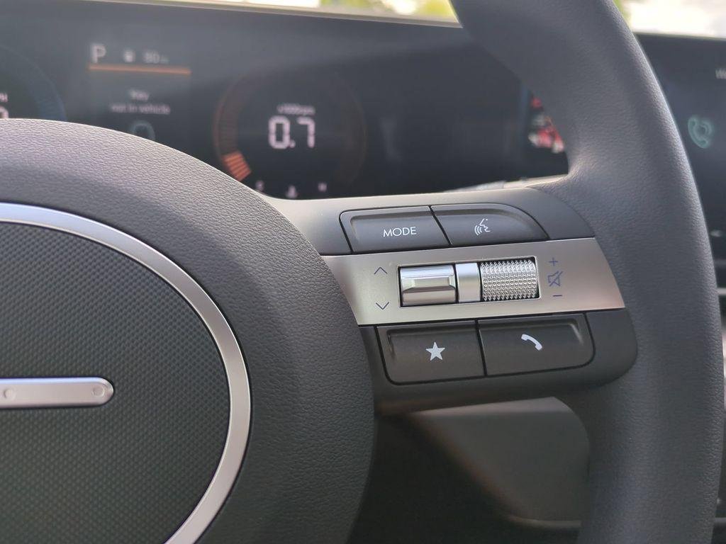 New 2027 Gray Hyundai SE FWD image 31