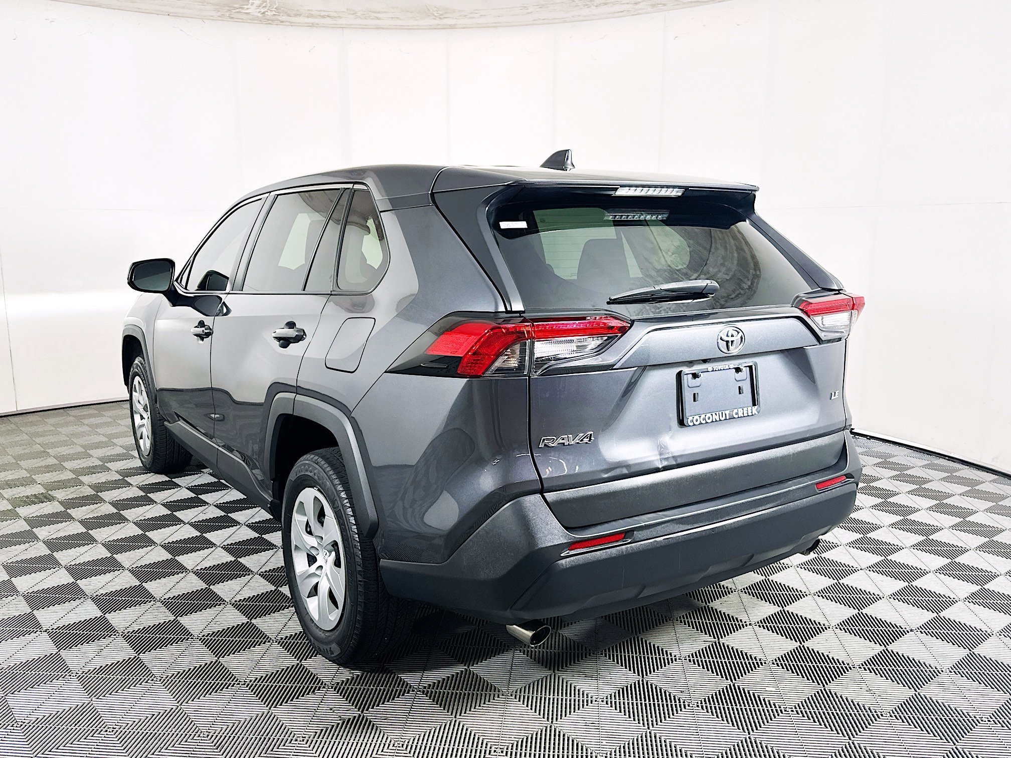 2022 Toyota RAV4 thumbnail 7