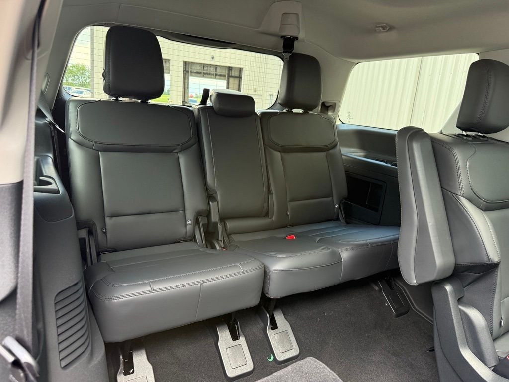 New 2027 Dark Matter Gray Metallic Ford Active image 20