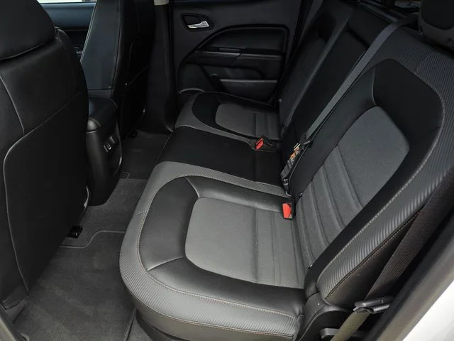 Used 2022 White GMC AT4 w/Cloth image 29