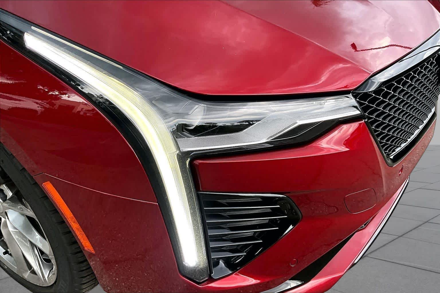Used 2022 Infrared Tintcoat Cadillac  image 28