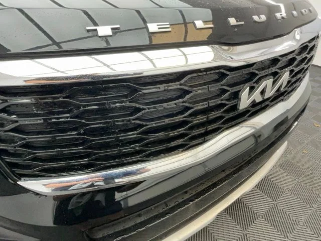 Used 2022 Black Kia LX image 30