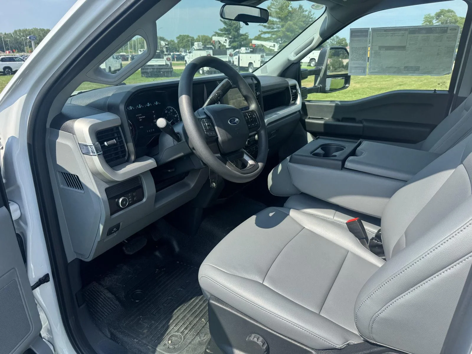 New 2026 Oxford White Ford XL image 13