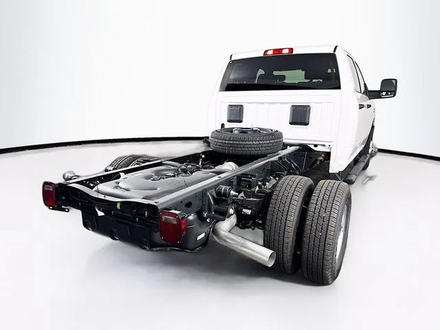 New 2026 Bright White Clear-Coat Exterior Paint RAM TRADESMAN image 7