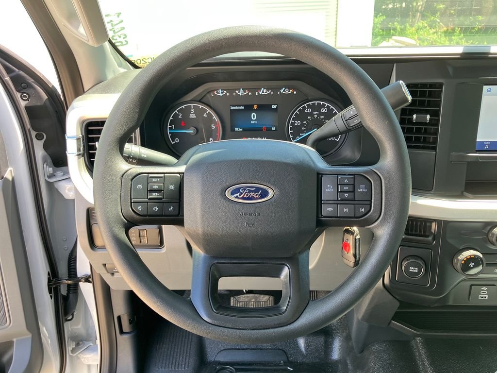 2025 Ford F-350 Super Duty Chassis Cab XL - Photo 16