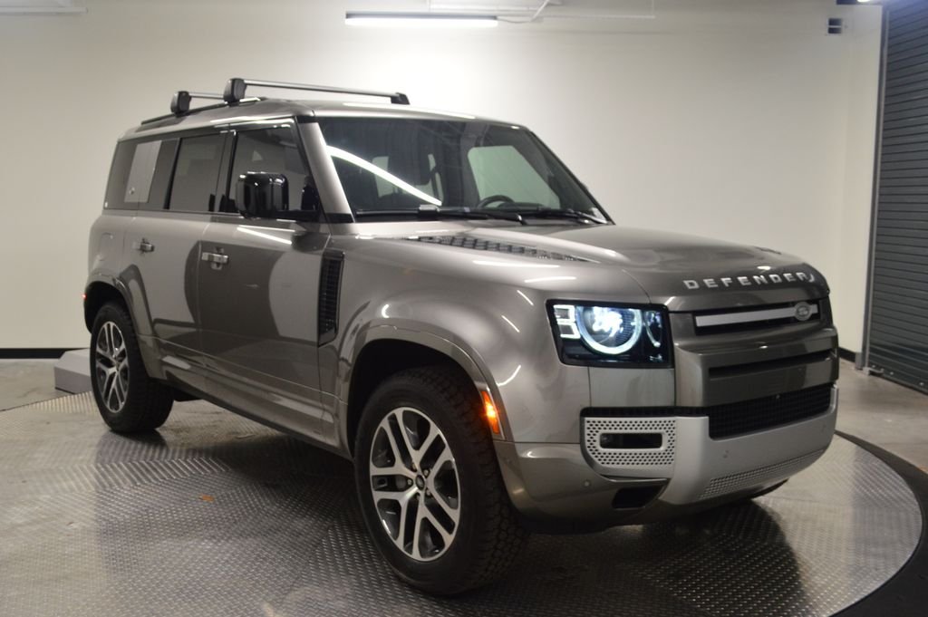 Used 2022 Gray Land Rover XS Edition image 9