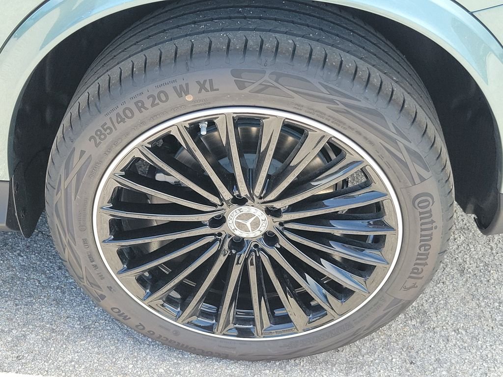New 2027 Verde Silver Metallic Mercedes-Benz GLC 300 image 8