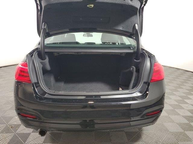 Used 2018 Jet Black BMW 320i xDrive image 9