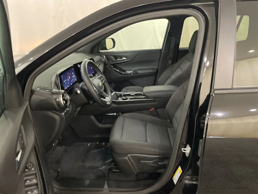 Used 2026 Mosaic Black Metallic Chevrolet AWD LT image 11