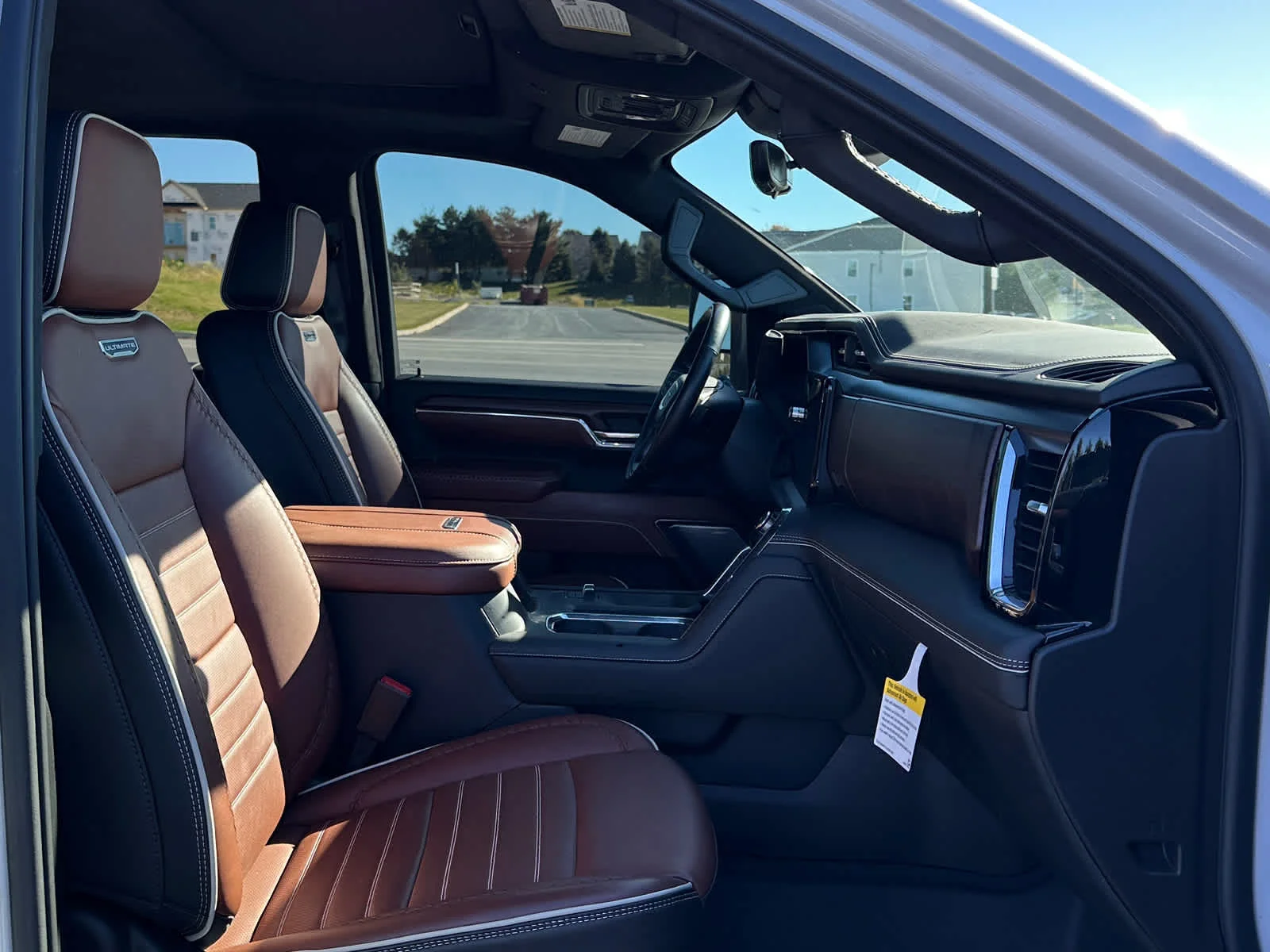 Used 2024 White Frost Tricoat GMC Denali Ultimate image 17