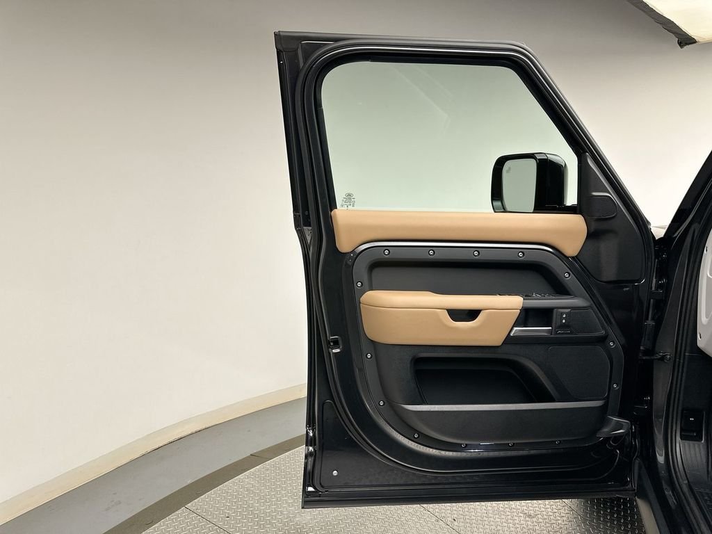 New 2026 Carpathian Grey Land Rover S image 9