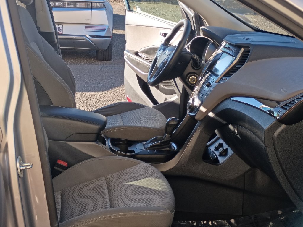 Used 2017 Iron Frost Hyundai SE image 19