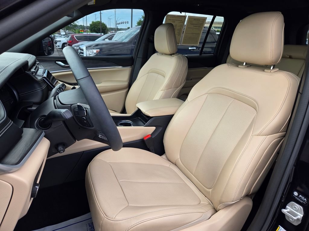 Used 2024 Black Jeep Limited image 18