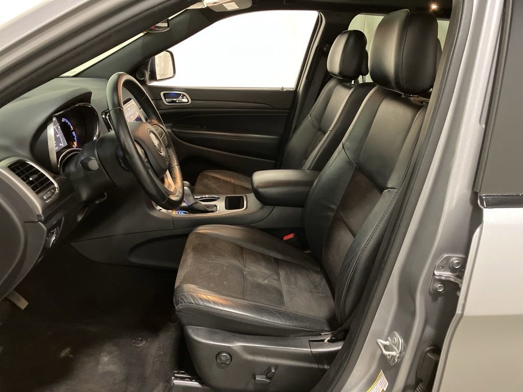 Used 2020 Billet Silver Metallic Clearcoat Jeep Altitude image 10