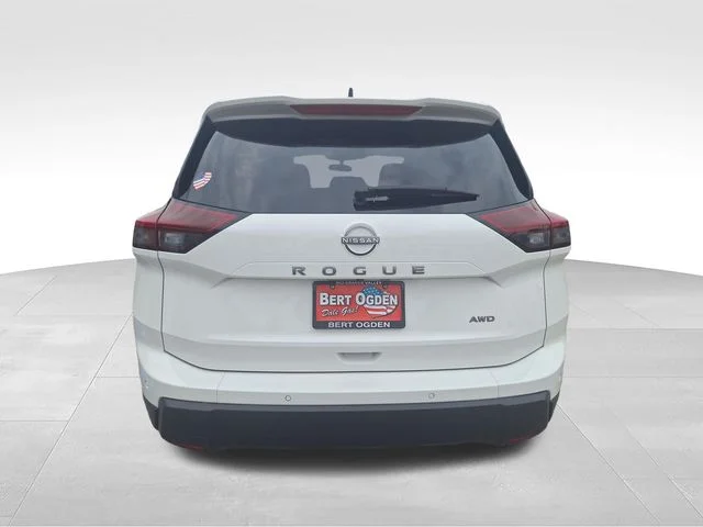 Used 2025 White Nissan S image 7