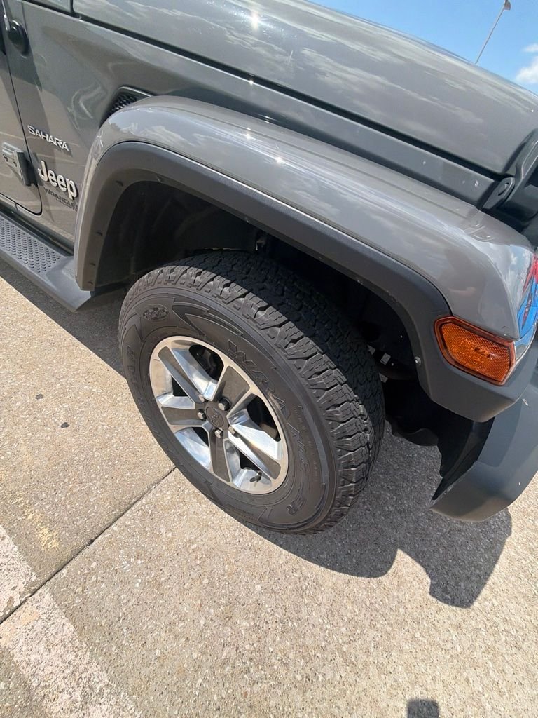 Used 2021 Sting-Gray Clearcoat Jeep Unlimited Sahara image 9