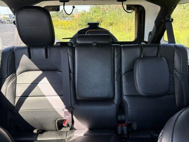 Used 2022 Bright White Clearcoat Jeep Unlimited Sahara image 9