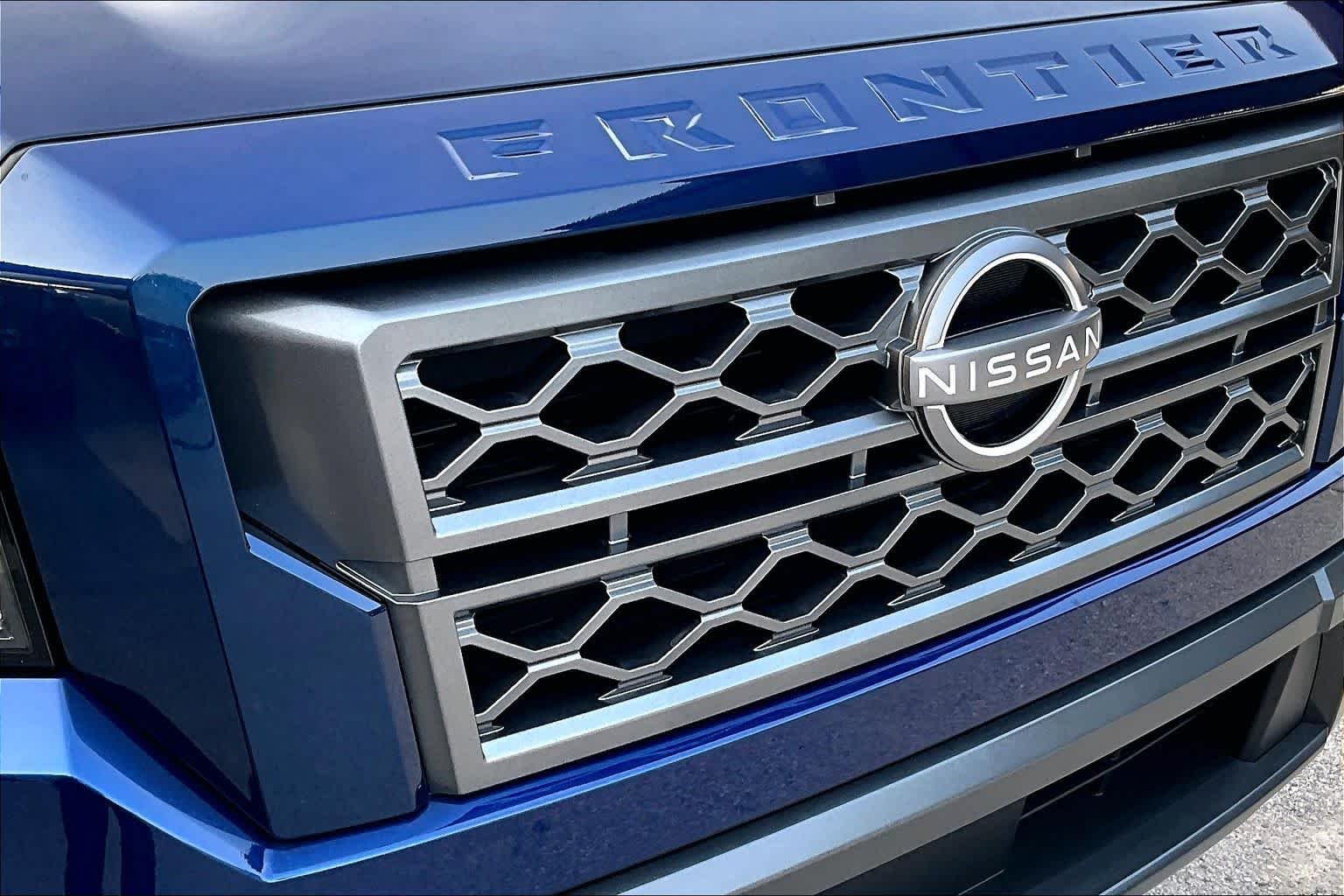 Used 2023 Deep Blue Pearl Nissan SV image 29