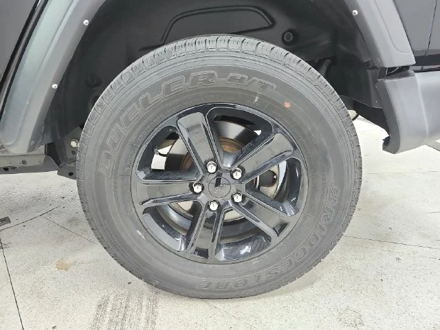 Used 2023 Black Jeep Sport image 19